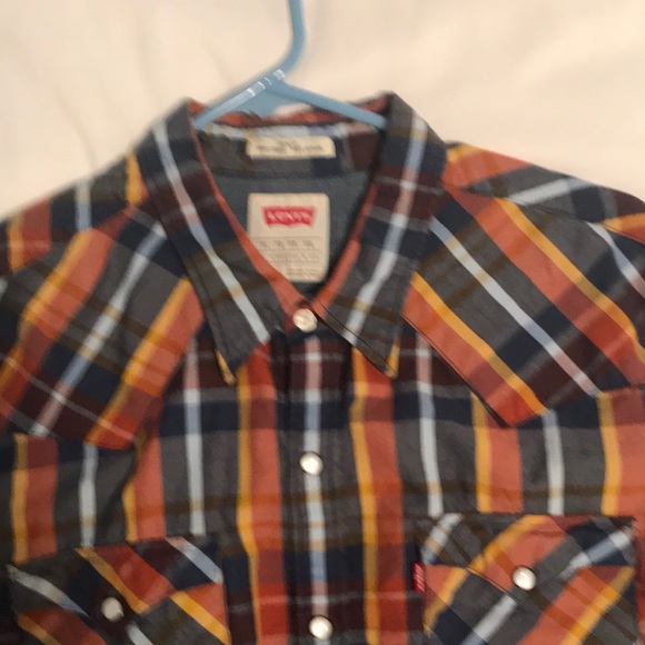 Levi’s cowboy style snap button shirt - Picture 2 of 4